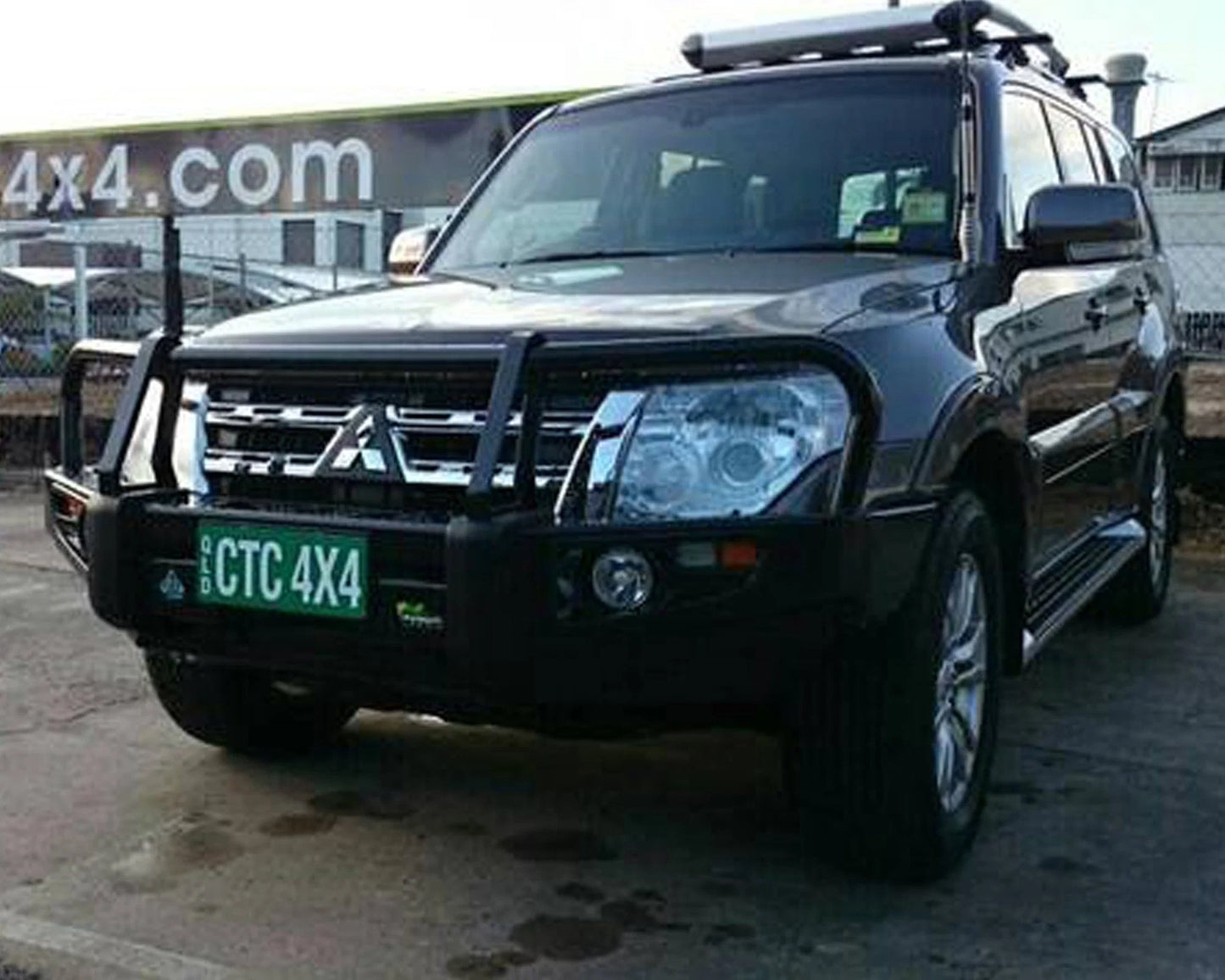 DELUXE BULL BAR - PAJERO NS-NX (00-16)