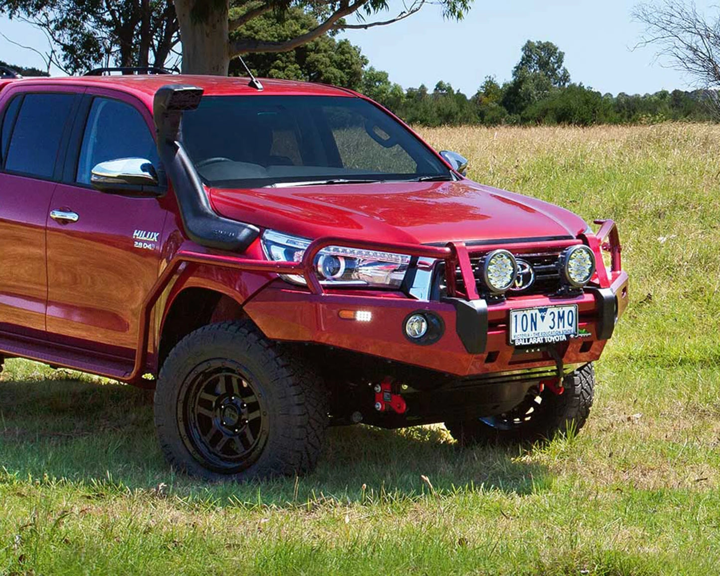 DELUXE BULL BAR - N80 HILUX (18-20)