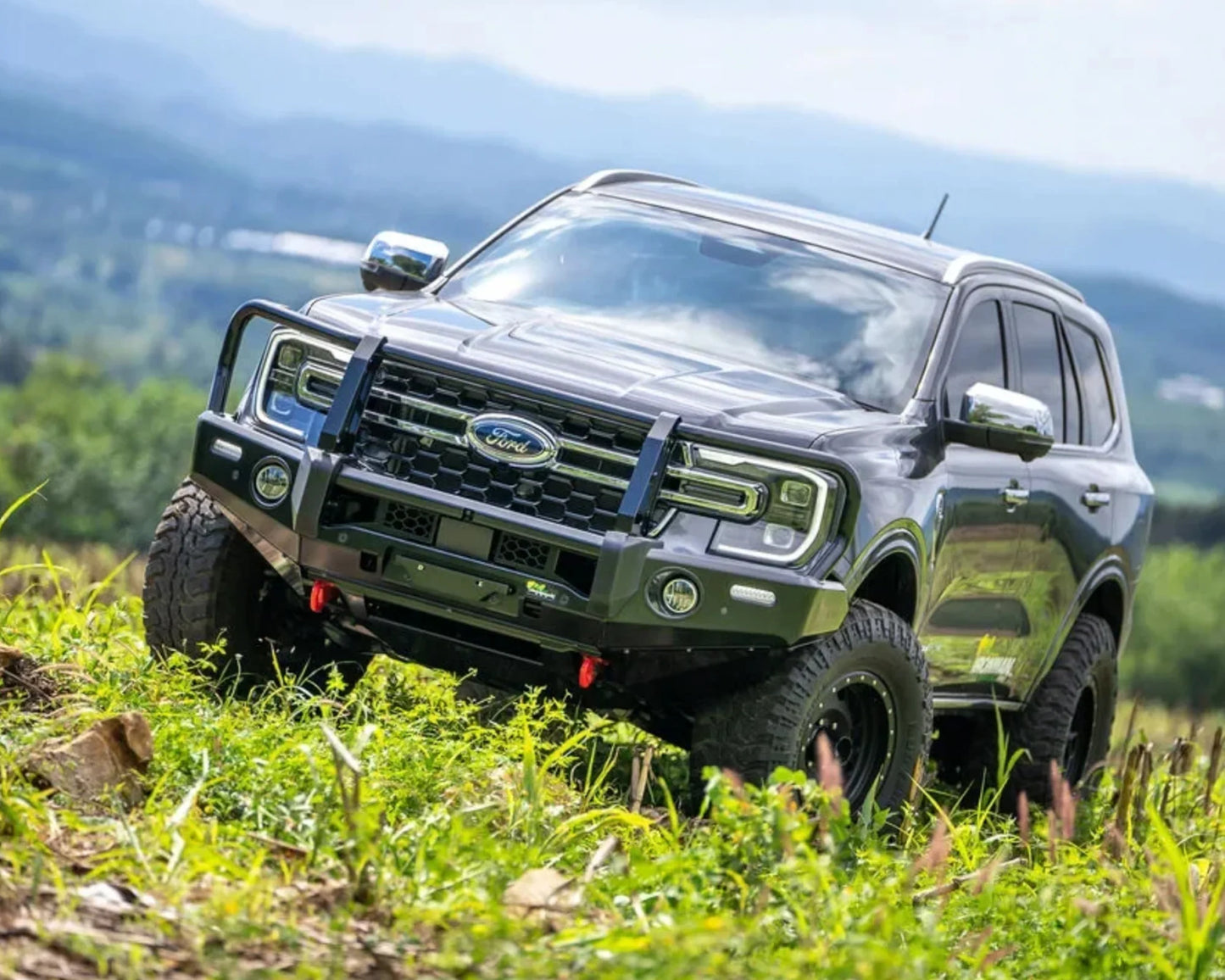 DELUXE BULL BAR - NEXT GEN EVEREST (22+)