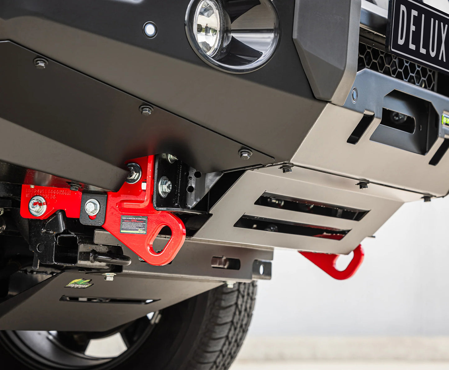 DELUXE BULL BAR - ISUZU DMAX (24+)