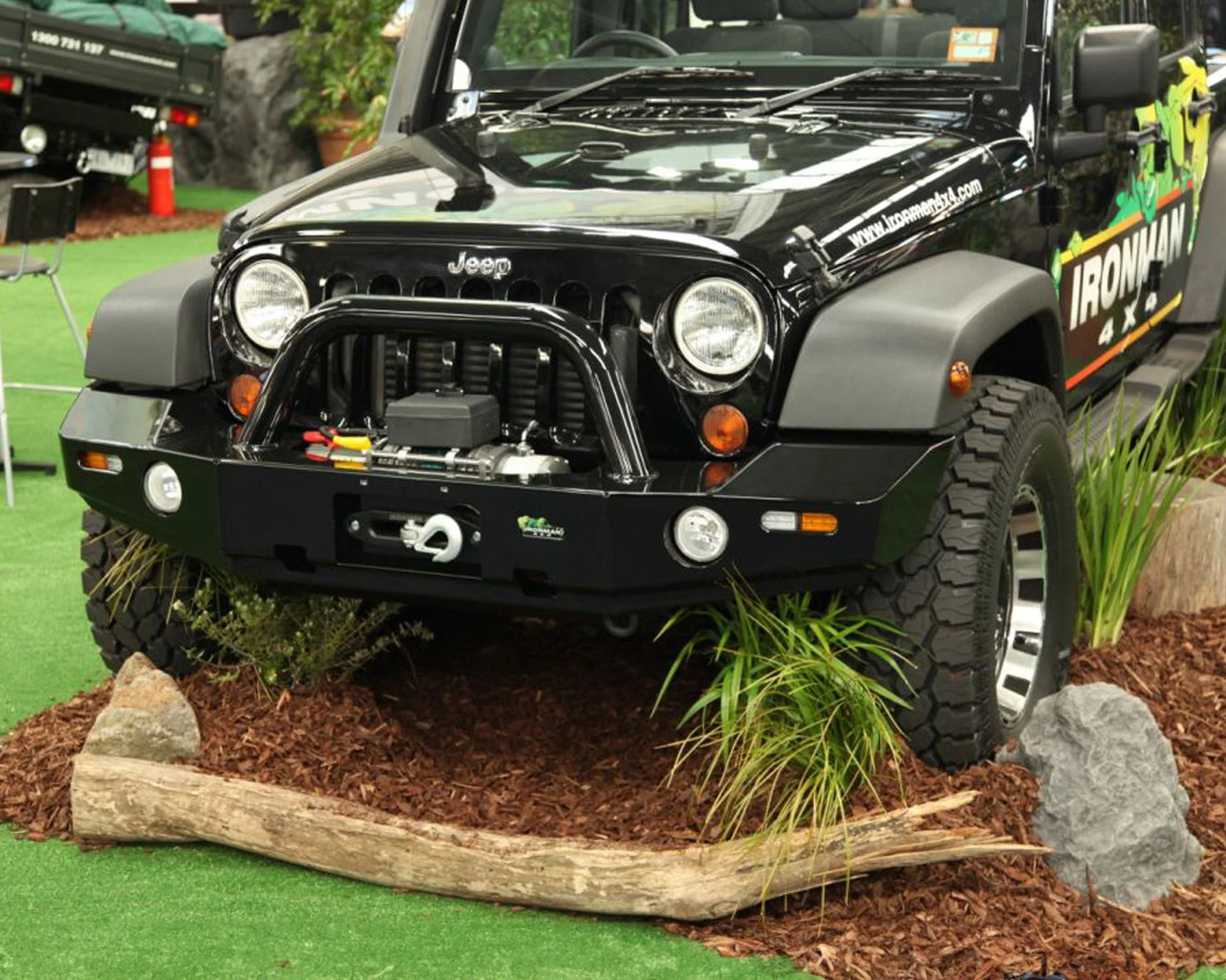 DELUXE BULL BAR - WRANGLER JK (06-18)