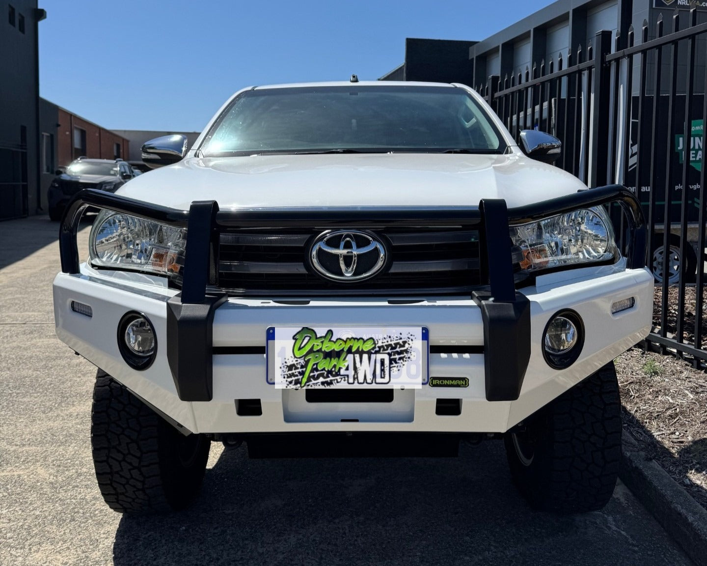 DELUXE BULL BAR - N80 HILUX (18-20)