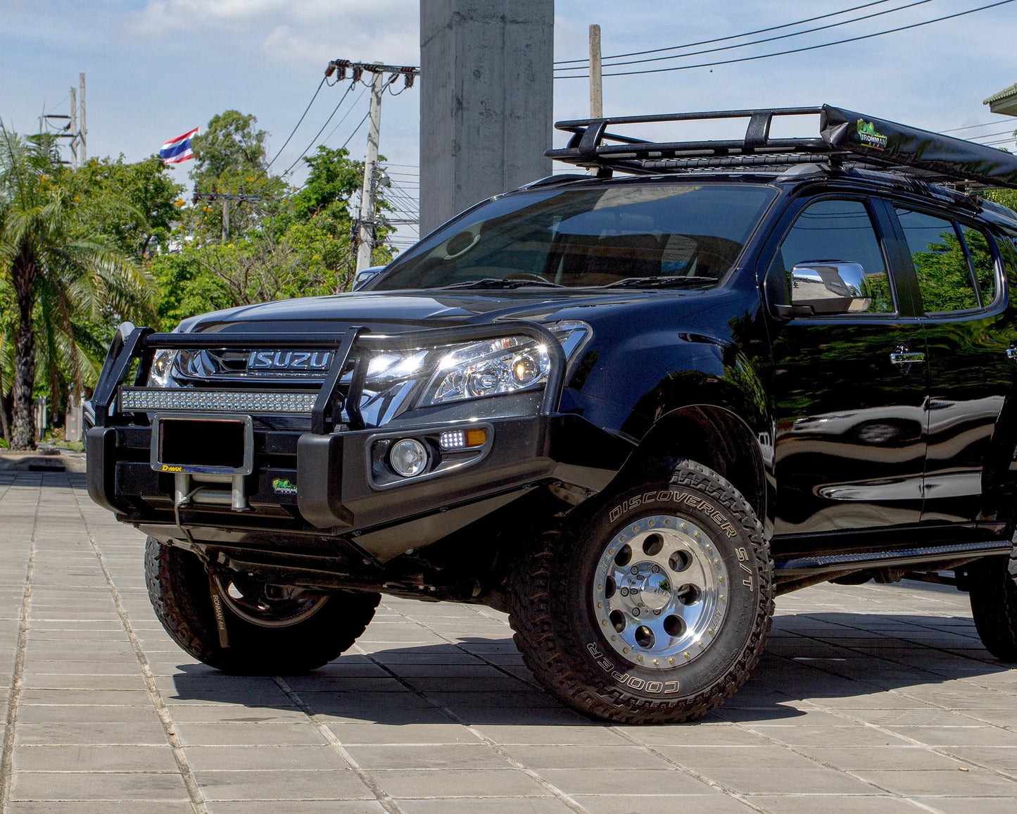 DELUXE BULL BAR - ISUZU MUX (17-22)