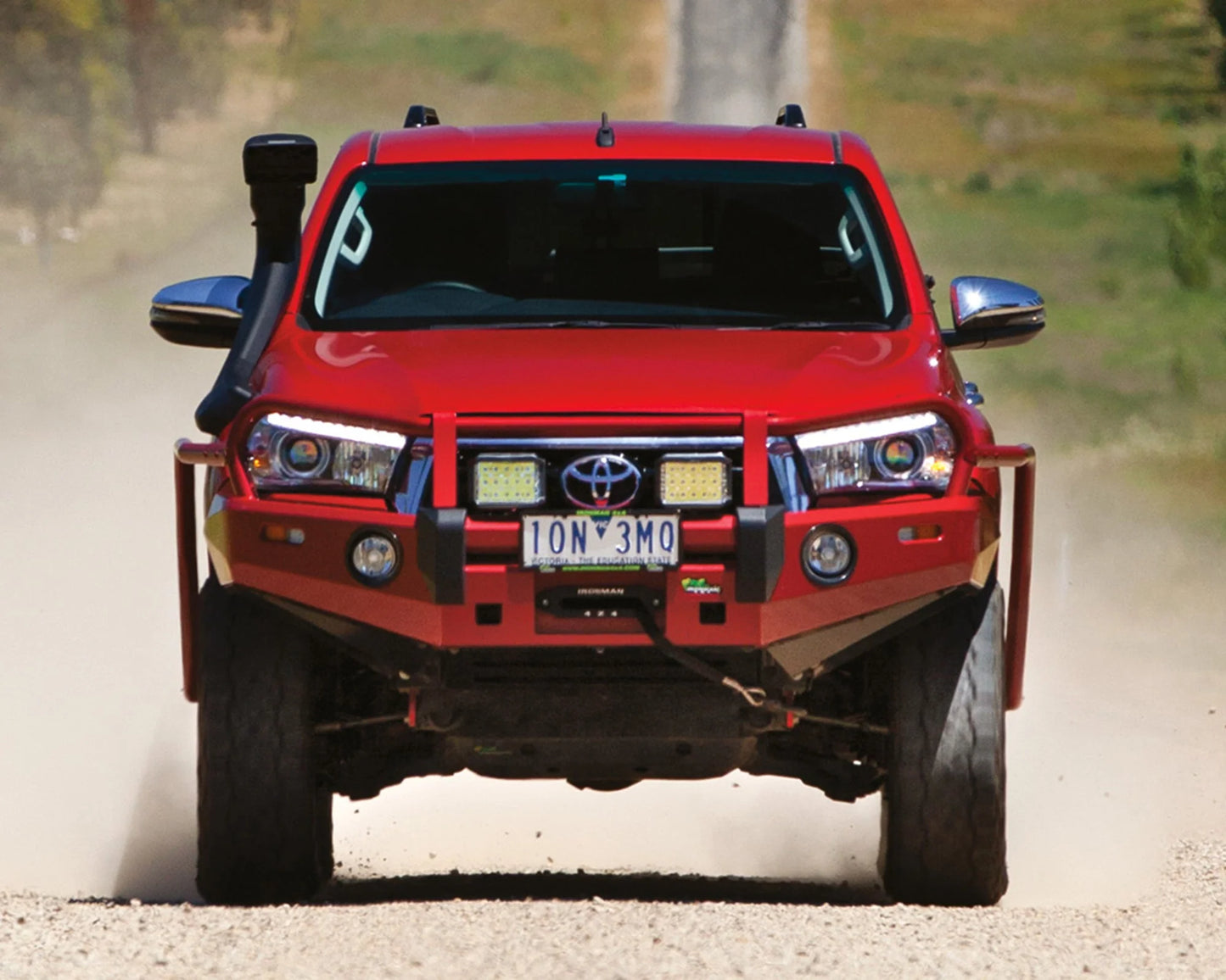 DELUXE BULL BAR - N80 HILUX (18-20)