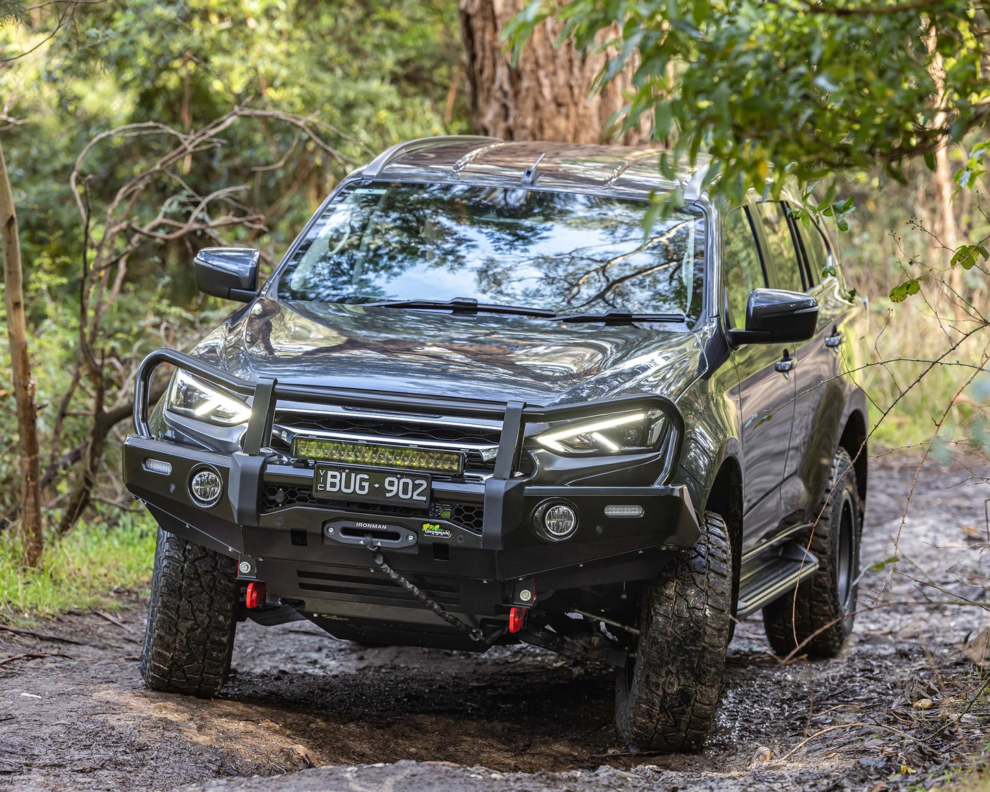 DELUXE BULL BAR - ISUZU MUX (21-24)