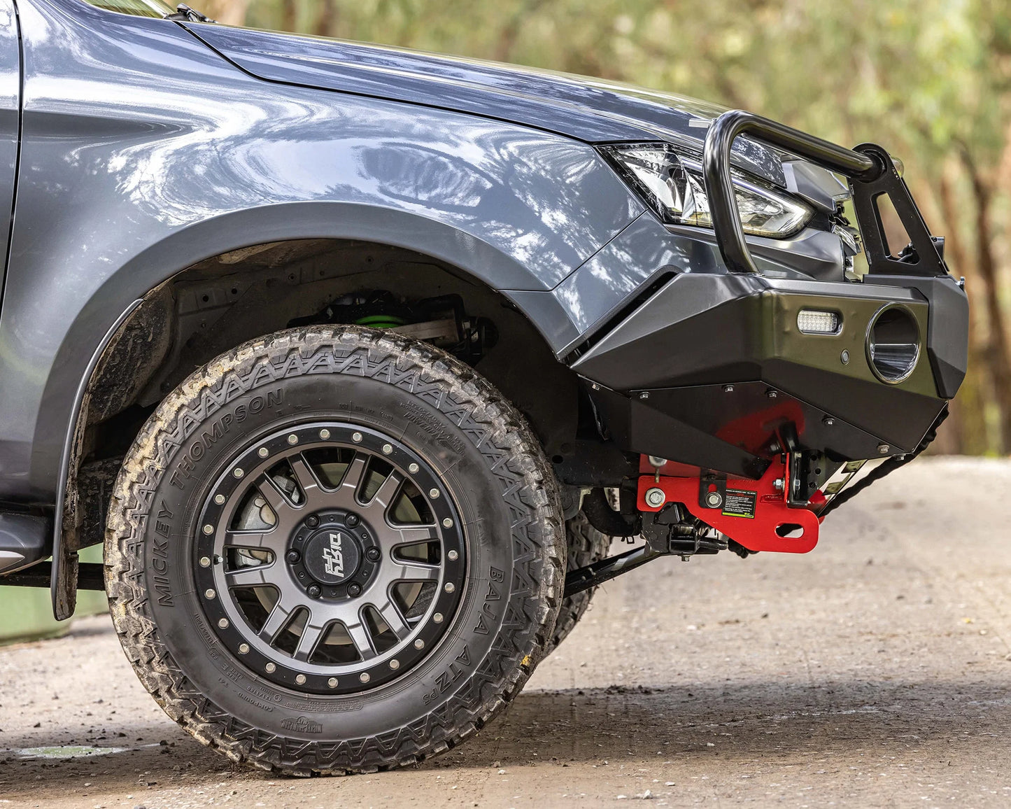DELUXE BULL BAR - ISUZU MUX (21-24)