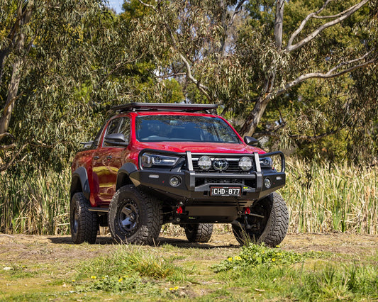 DELUXE BULL BAR - N80 HILUX ROGUE (22+)