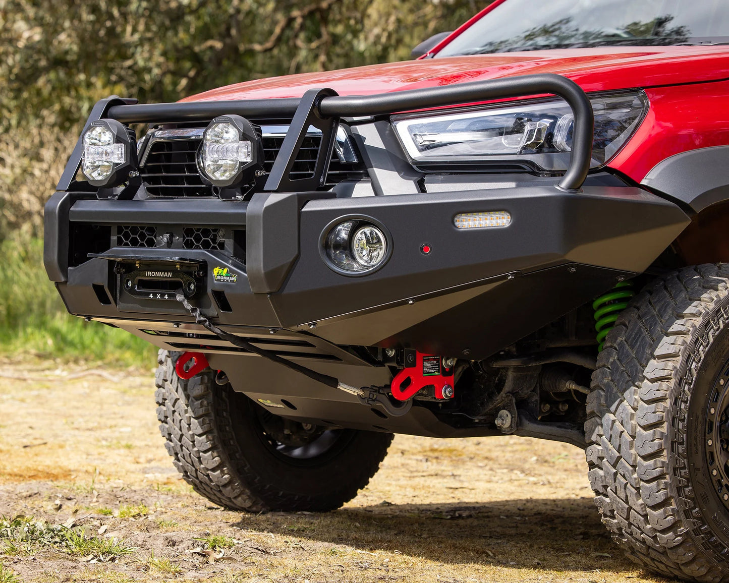 DELUXE BULL BAR - N80 HILUX ROGUE (22+)