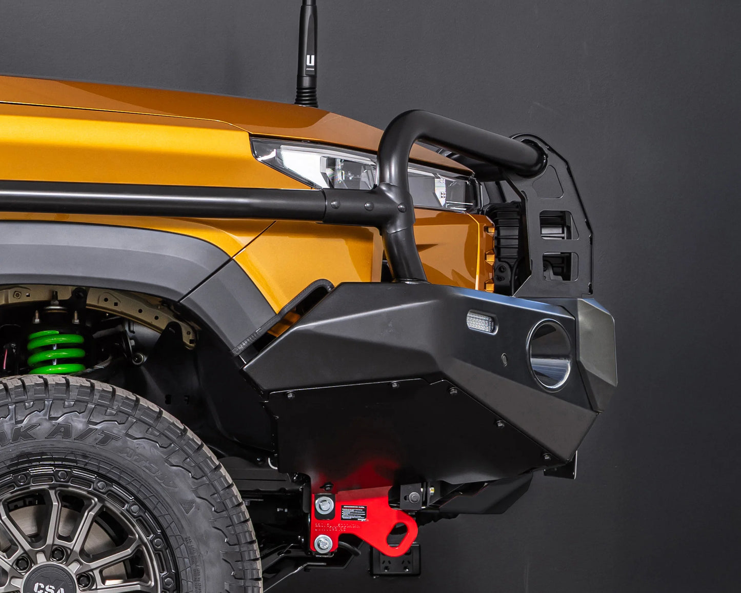 DELUXE BULL BAR - HILUX N90 (26+)