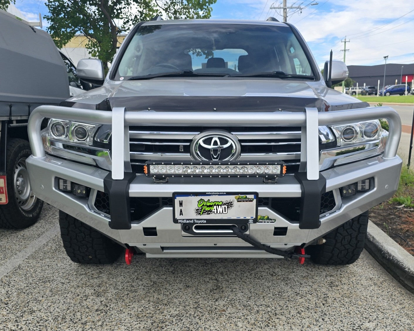APEX BULL BAR - LC200 (15-22)