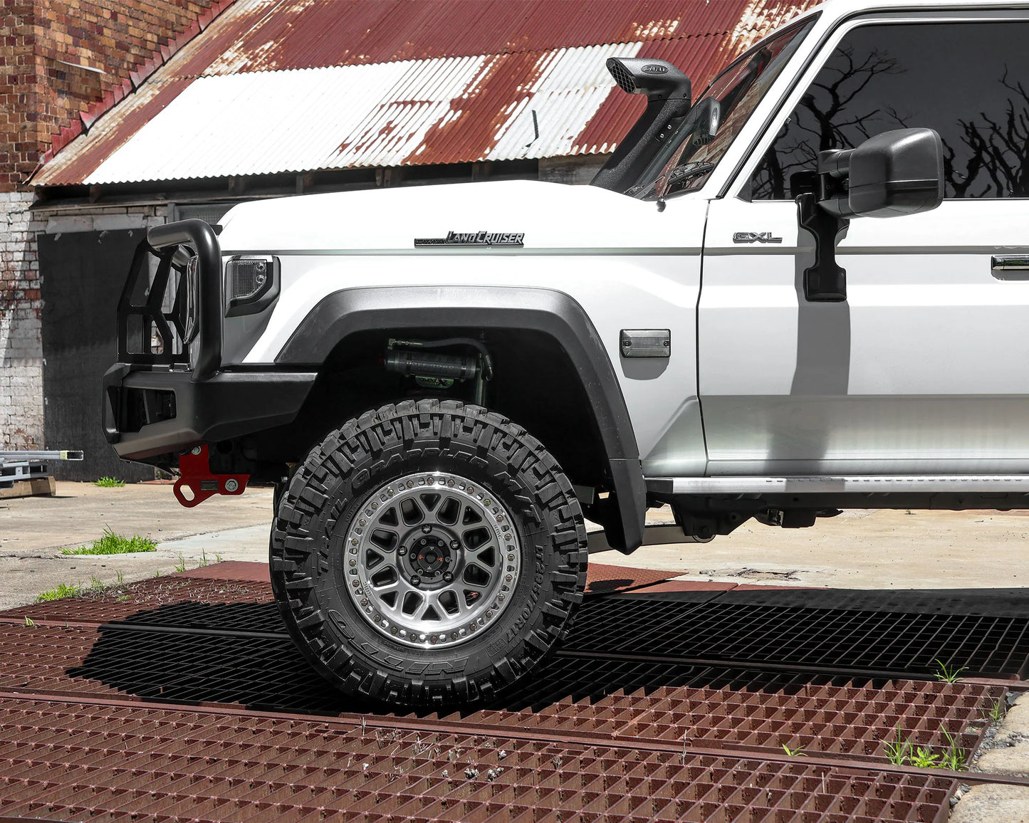 APEX BULL BAR - LC79 S/CAB (24+)