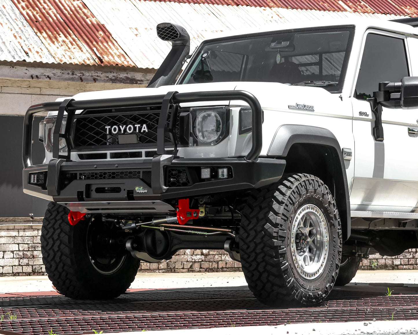 APEX BULL BAR - LC79 S/CAB (24+)