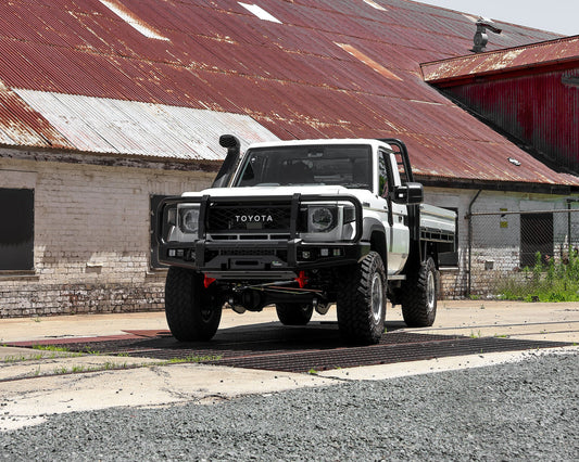 APEX BULL BAR - LC79 S/CAB (24+)