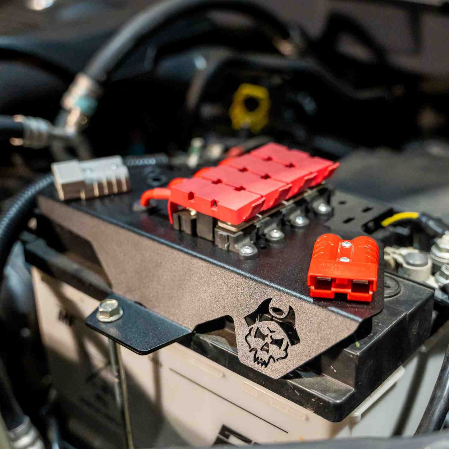 Battery Mounted Fuse Holder for Mazda BT