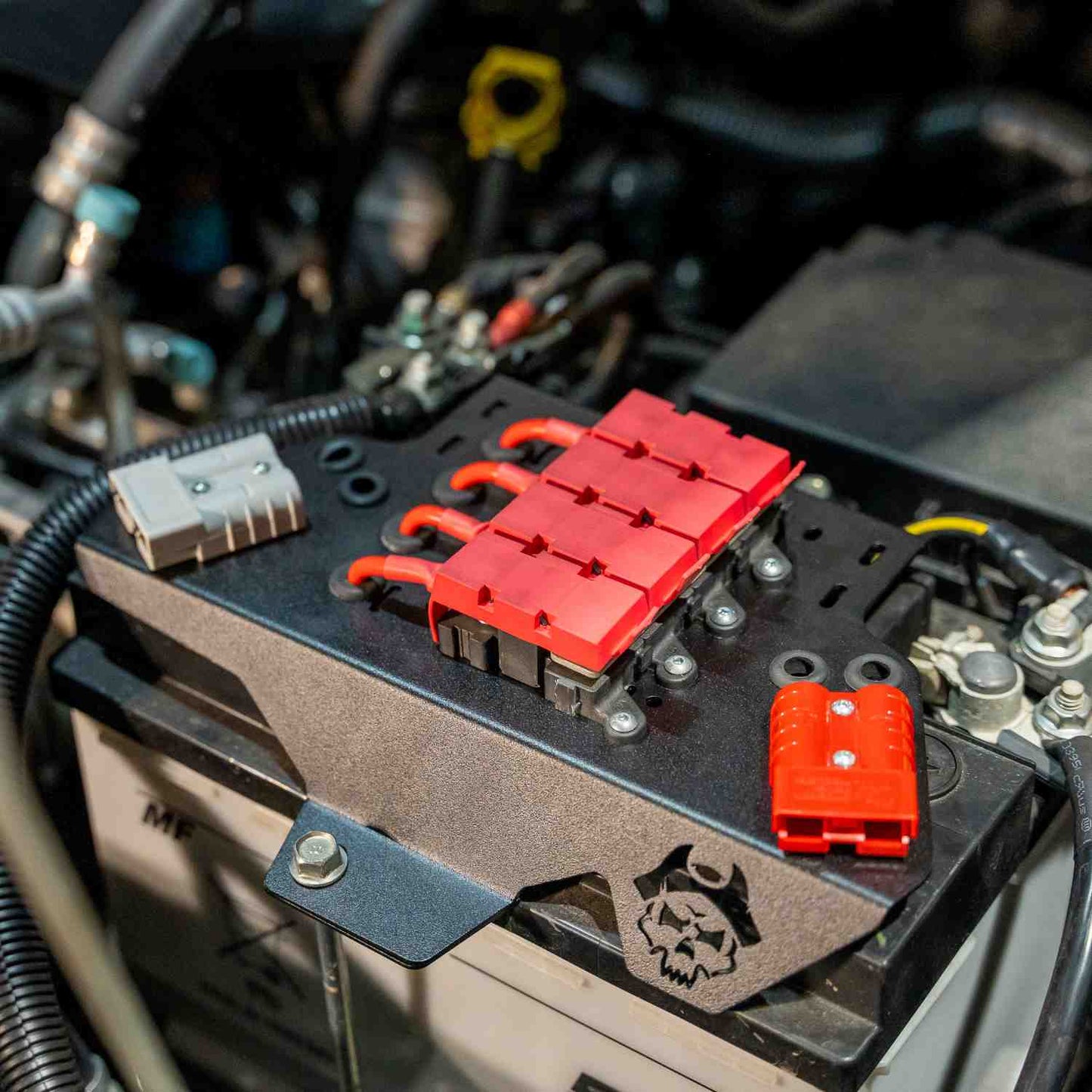 Battery Mounted Fuse Holder for Mazda BT