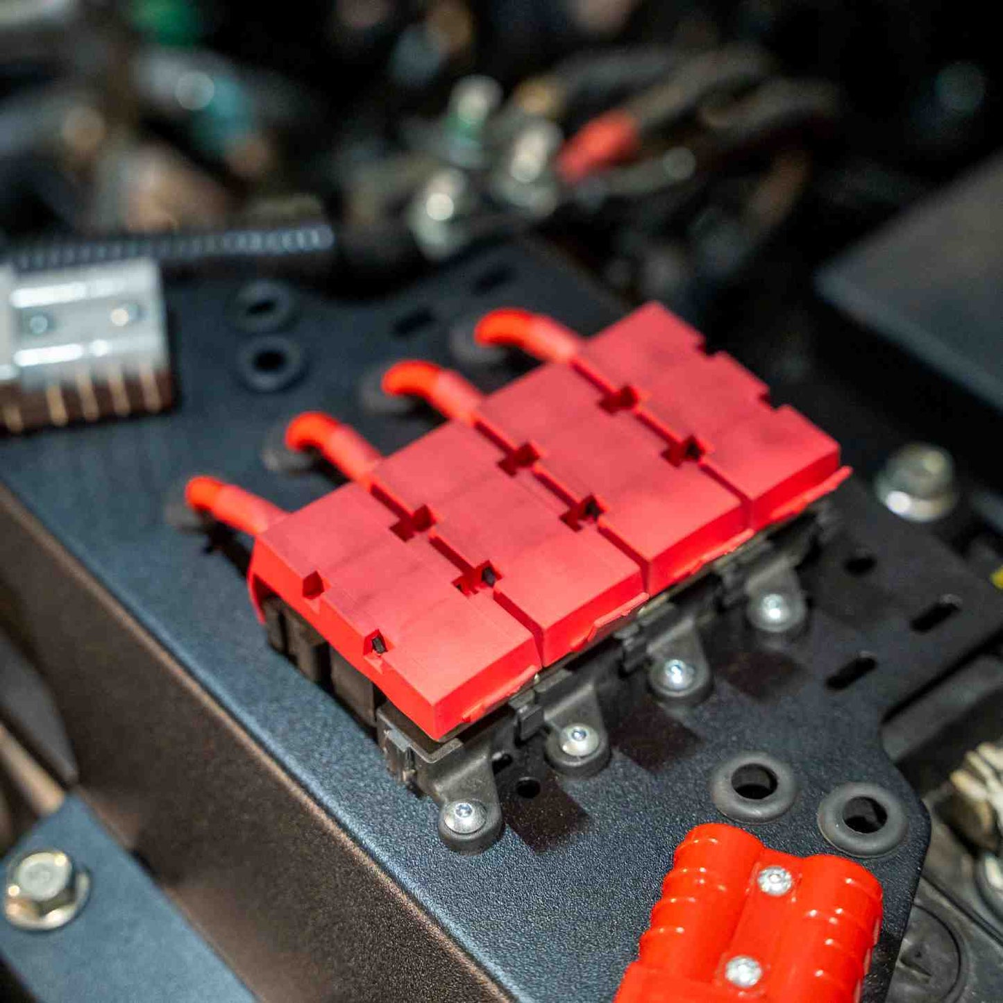 Battery Mounted Fuse Holder for Mazda BT