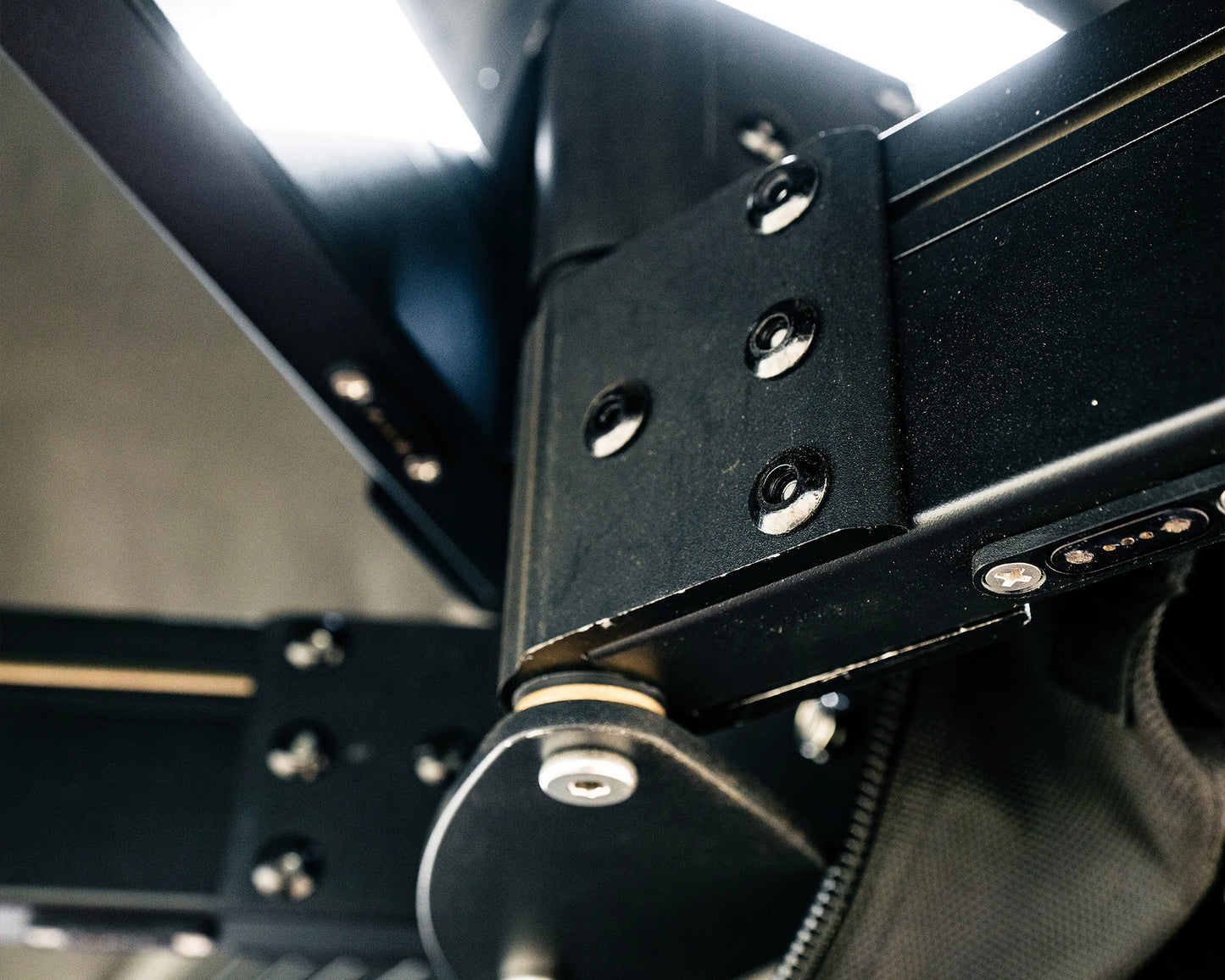 Deltawing 270° Awning (LHS Unsupported)