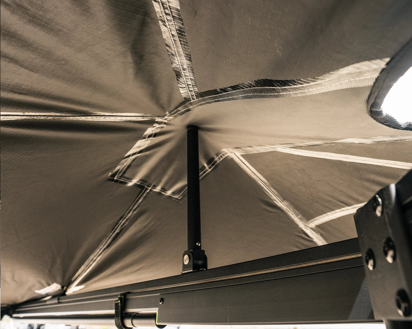 Deltawing 270° Awning (LHS Unsupported)
