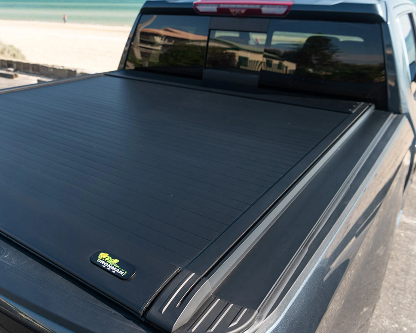 SLIDE-AWAY RETRACTABLE ROLLER SHUTTER (E