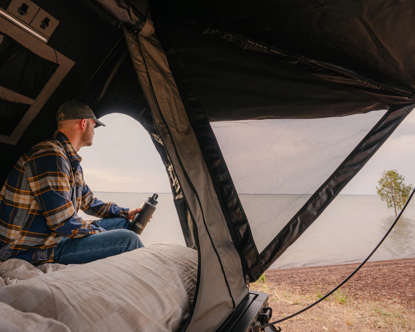 Orion 1400 - Hardshell Roof Top Tent