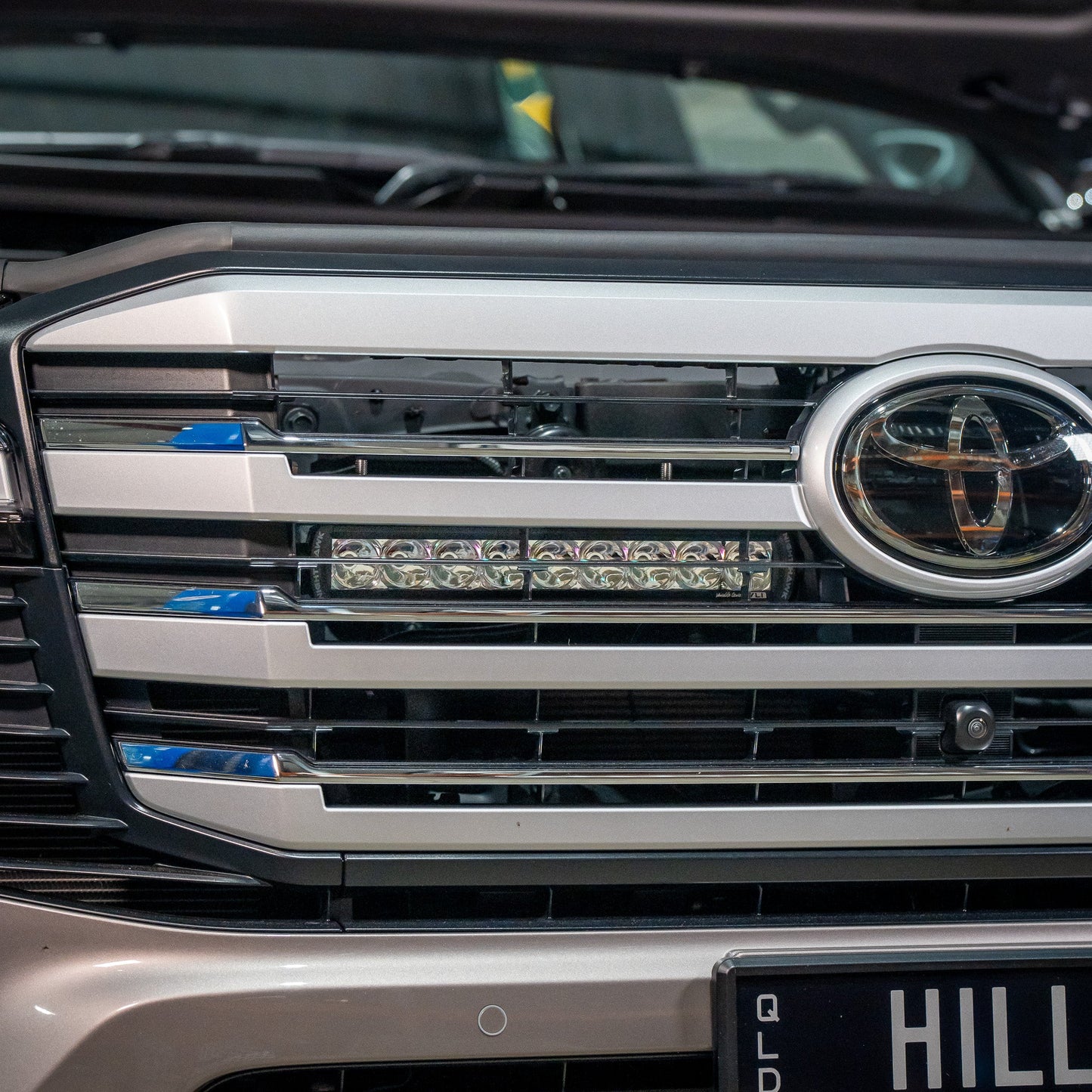 Behind The Grill Light Bar Kit For LandC