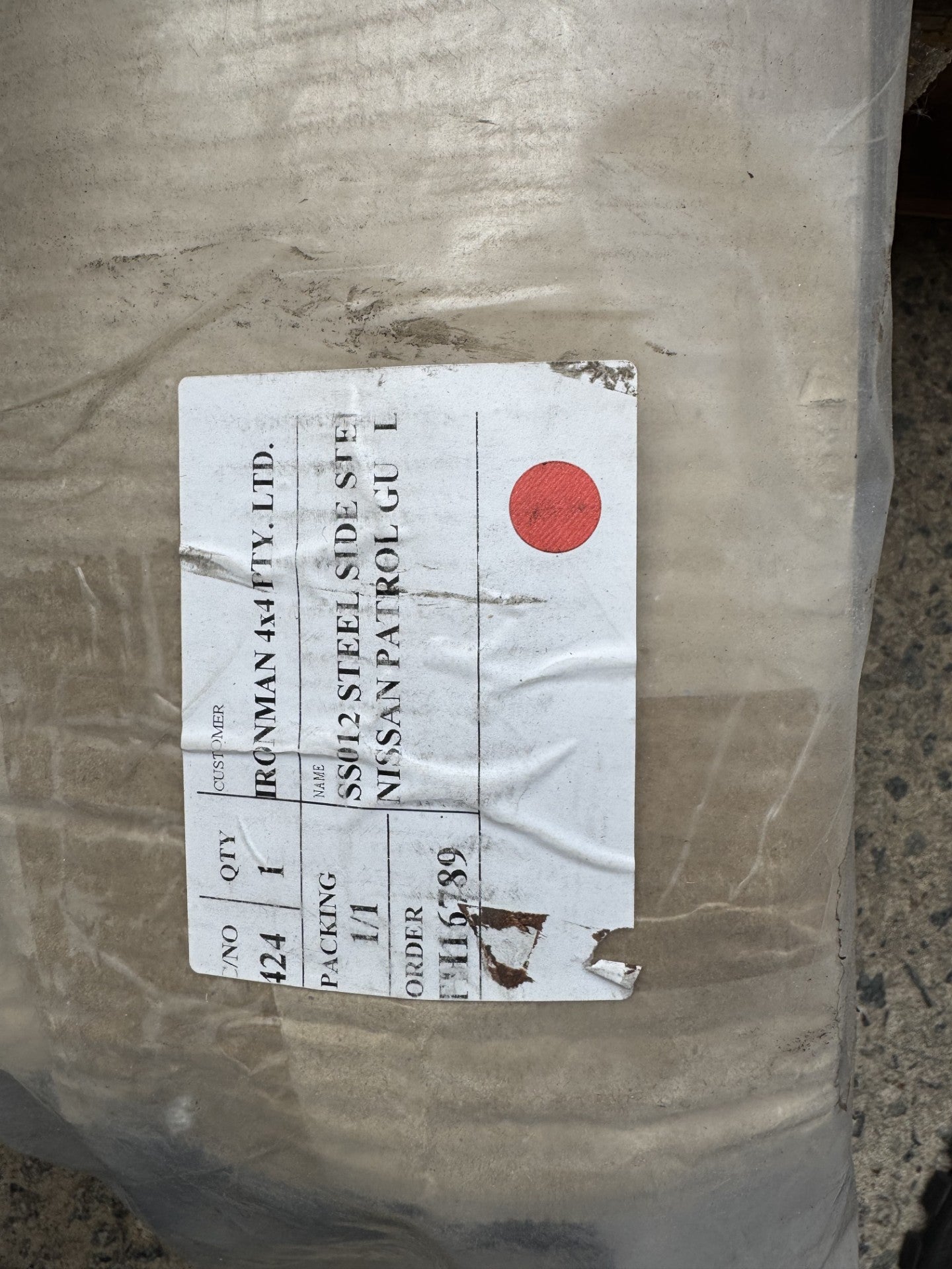 CLEARANCE ITEM - SIDE STEPS NISSAN PATROL Y61 GU - NEW CONDITION