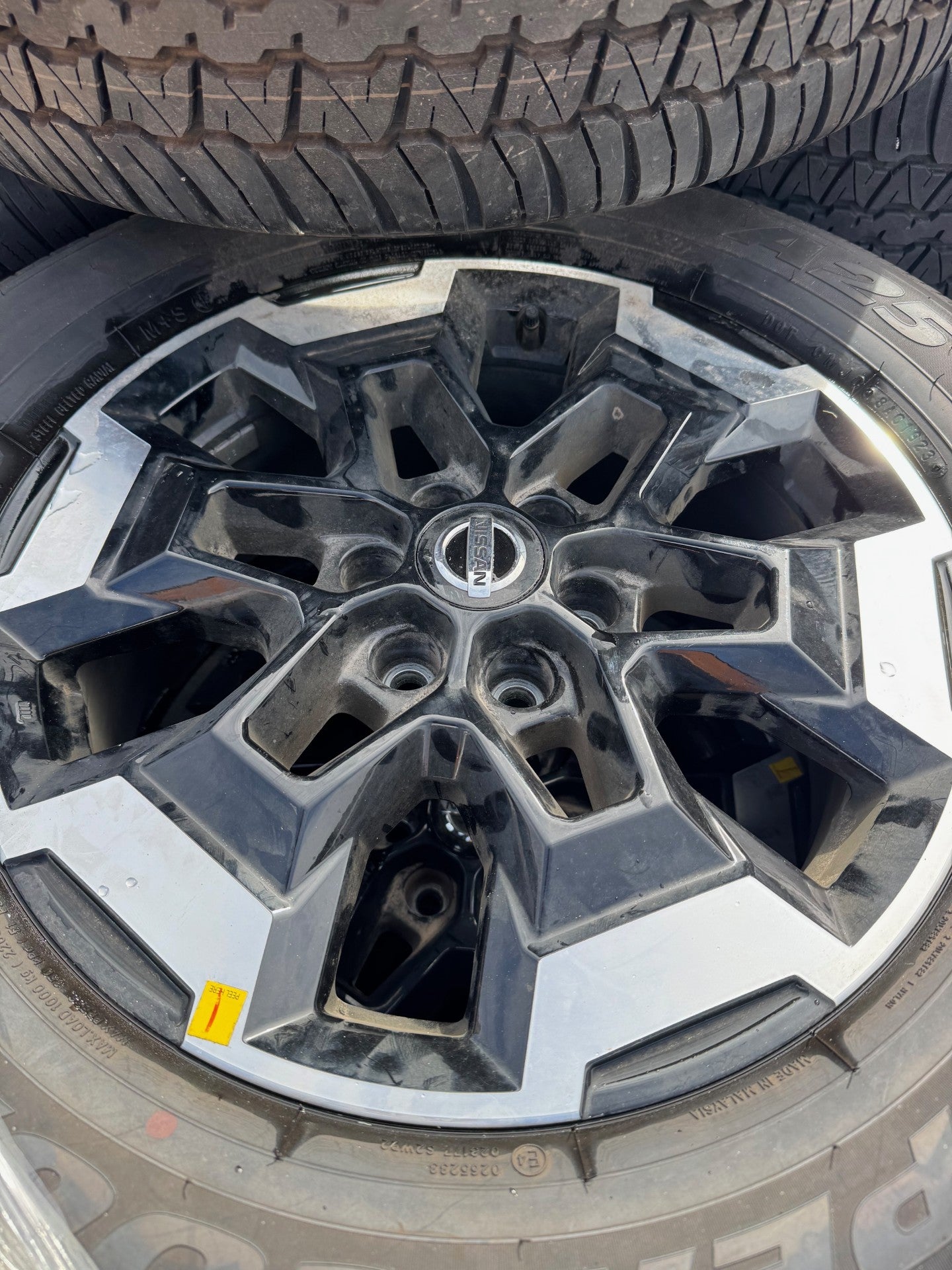 CLEARANCE ITEM - 5x USED TYRES + ALLOYS/STEEL (NEAR NEW) - 255/60R18