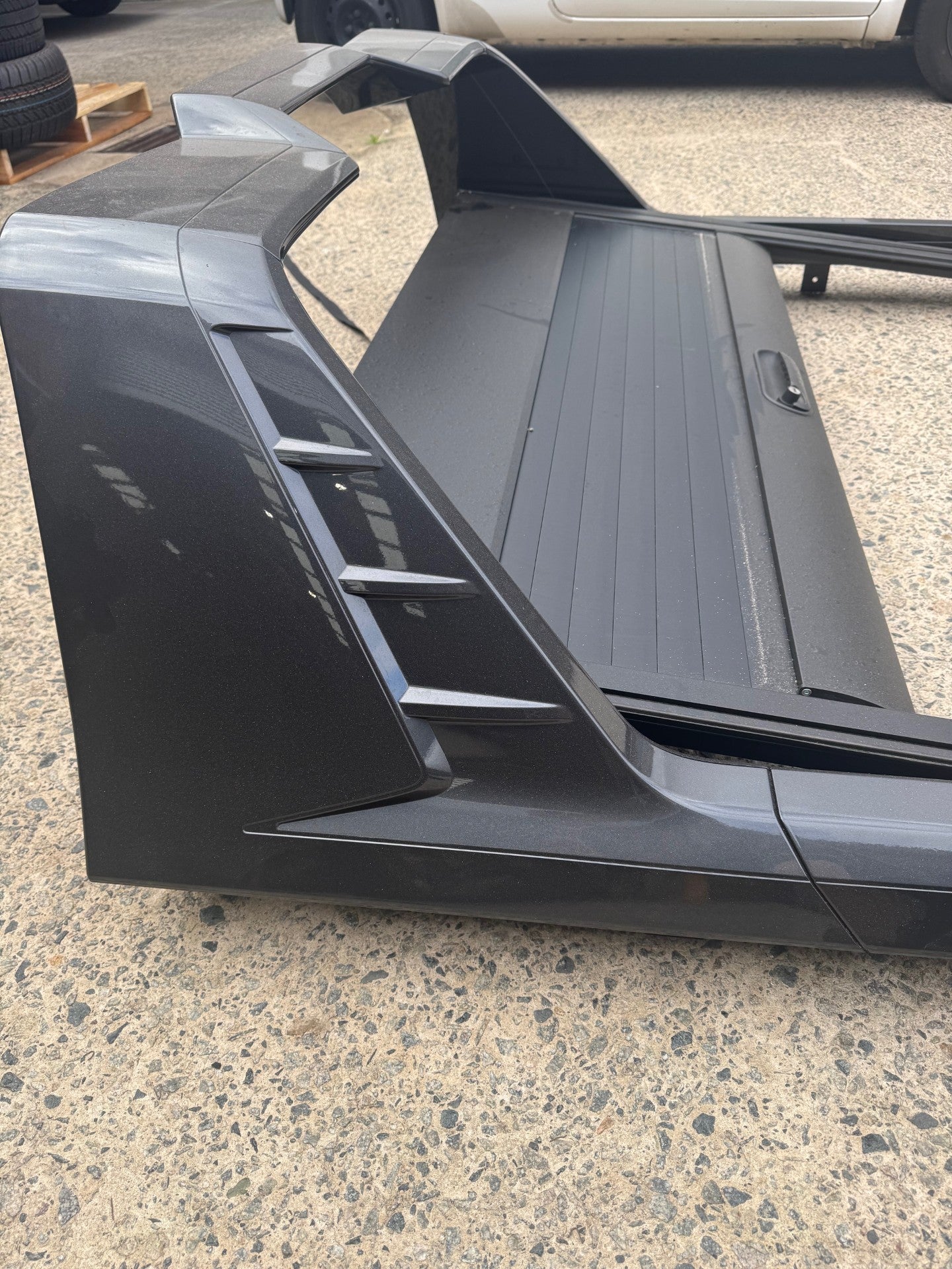 CLEARANCE ITEM - GENUINE ISUZU DMAX ROLLER COVER + SAIL PLANE - USED CONDITION